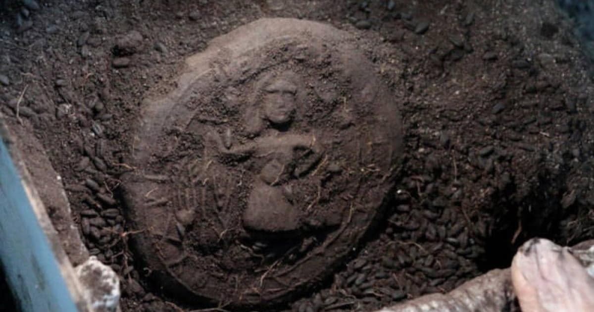 Archaeologists, 1,300-year-old Communion Bread, Turkey