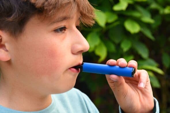 WHO, Nicotine Addiction, Children, e-cigarette